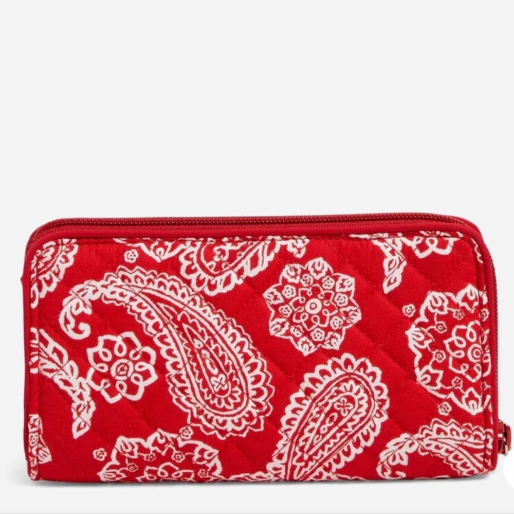 Vera Bradley Red/White Bandana RFID Front Zip Wristlet. NWT